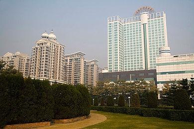 职场情感题材崛起，5月15日steam上架《美女，应接不暇》引领互动剧新趋势